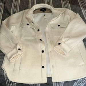 Brand new Banana Republic fleece sweater size large. Runs larger in size.